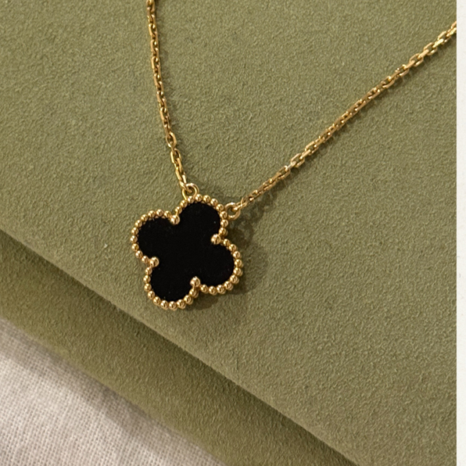 Collier Alhambra Van Cleef and Arpels d'occasion : Bijou authentifié