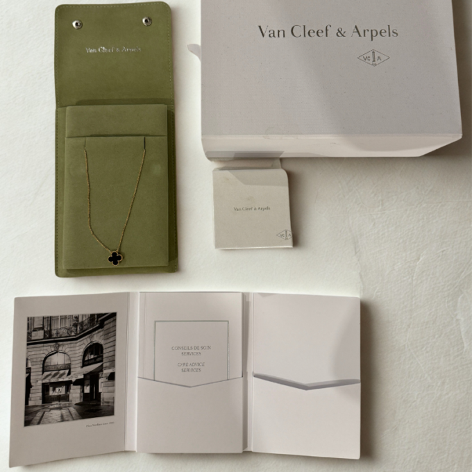 Collier Alhambra Van Cleef and Arpels d'occasion : Bijou authentifié