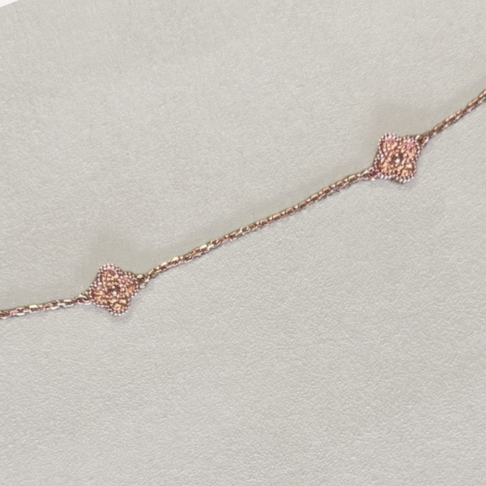 Sautoir Sweet Alhambra 16 Motifs Van Cleef & Arpels d'occasion : Bijou authentifié