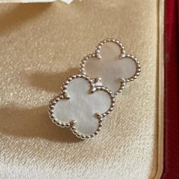 Boucles d'oreilles Vintage Alhambra Van Cleef & Arpels d'occasion : Bijou authentifié